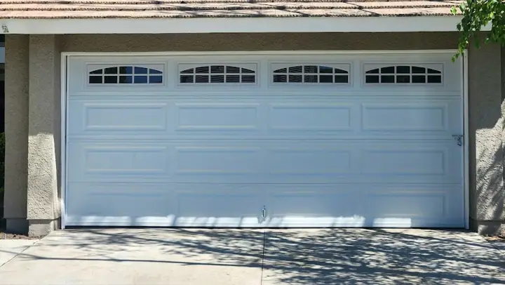 Simmons Garage Doors, garage door company in Santa Clarita