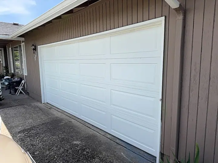 Crawford Windor Inc, garage door company in Eugene