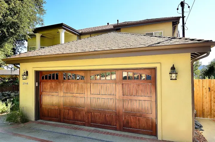 Lux Garage Doors, garage door company in Commerce