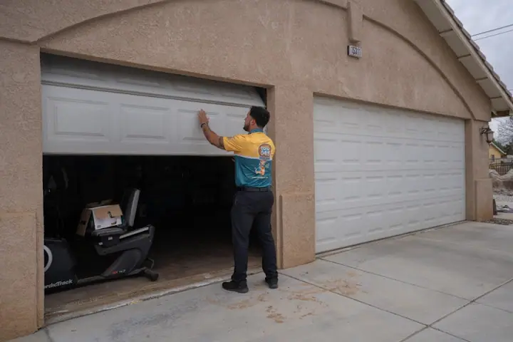 Good Golly Garage Doors, garage door company in Victorville