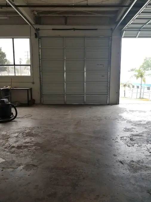 A V Overhead, garage door company in Palmdale