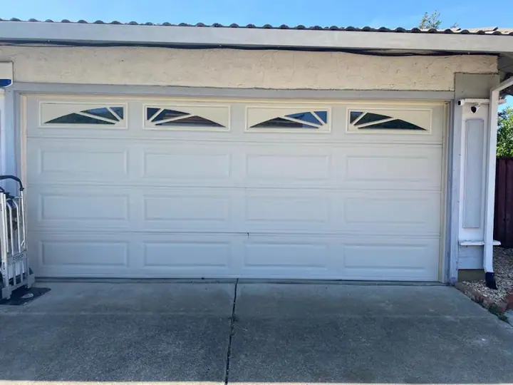 Leader Local Garage Door, garage door company in Sacramento