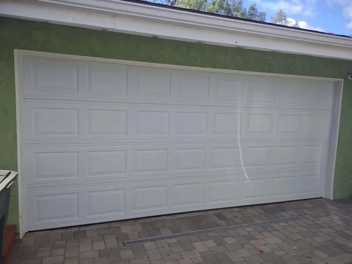 KEC Garage Doors, garage door company in Los Angeles