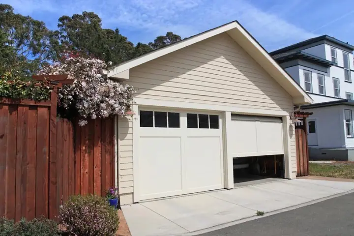 Hamilton Garage Door & Gates Repair, garage door company in Inland Empire