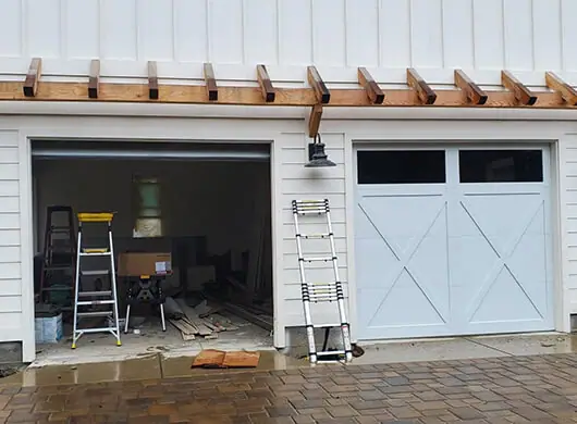 CHS Garage Door Repair of Seattle, garage door company in Seattle