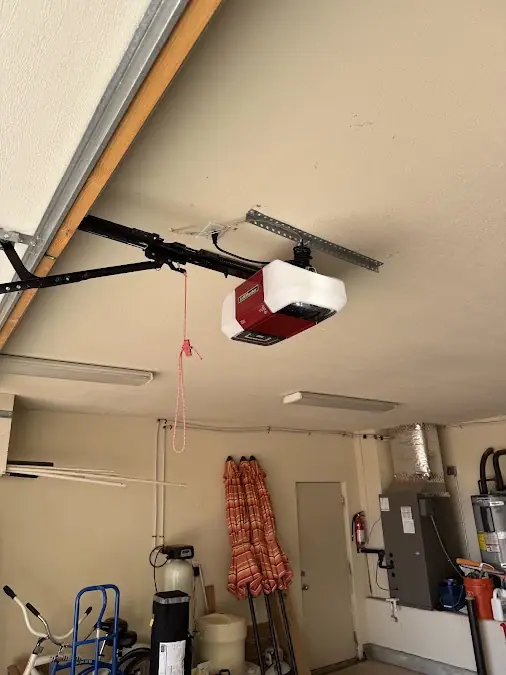 Efrain's Garage Doors, garage door company in Coachella
