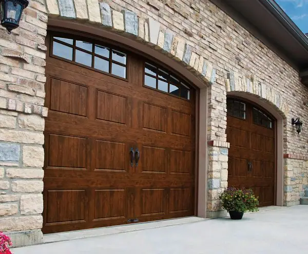 Advance Doors, garage door company in Visalia